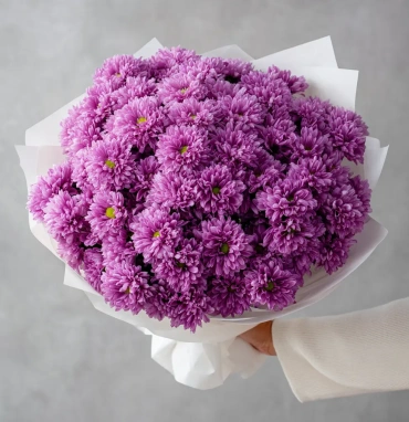 Монобукет из сиреневых хризантем