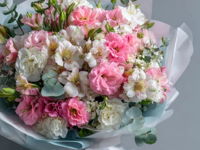 Букет с эустомами «Утренний бриз»