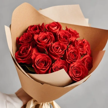 15 красных кенийских роз